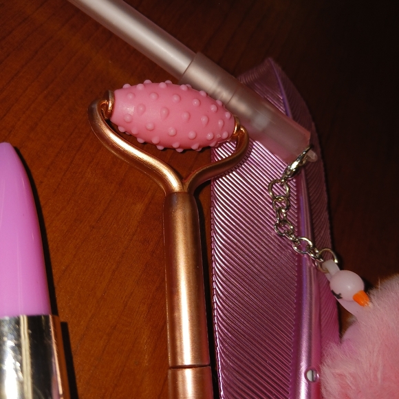 Pink Pens - Picture 5 of 9